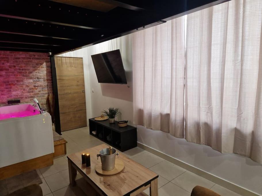 Au De Llea Retro Apartment